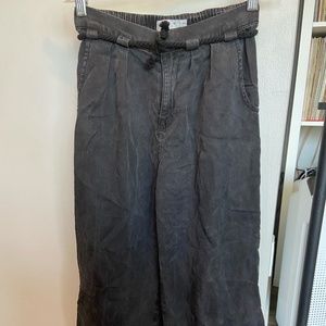 Zara Black wide leg pant. (10)